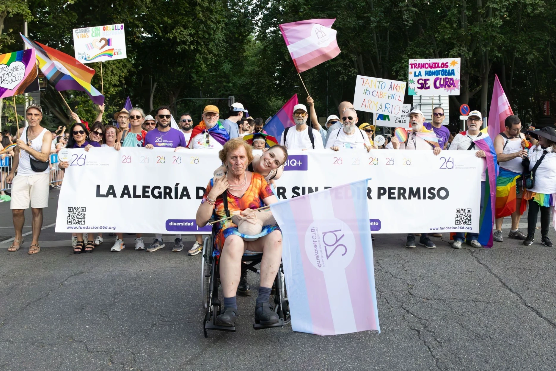 La pancarta de la Manifestación Estatal del Orgullo 2026 está encabezada por el equipo técnico y personas allegadas